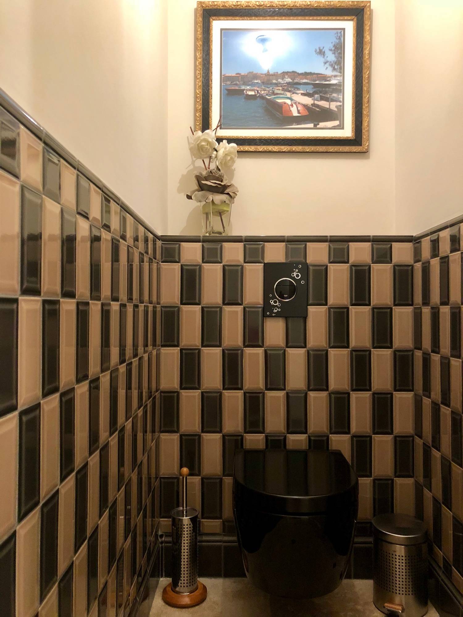 Toilettes en carreau Metro biseautés Gris et Tabac pose droite