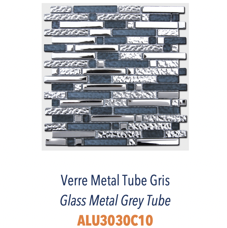 Mosaïque avec tubes en aluminum métal et verre