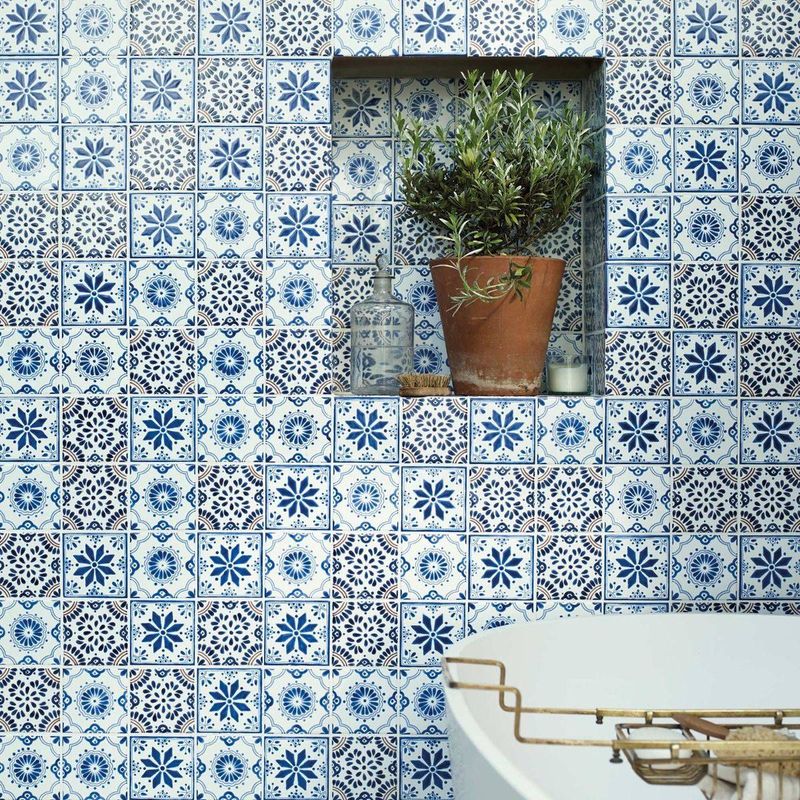 Salle de bains Bobo Chic avec carreaux Dorémail faits à la main